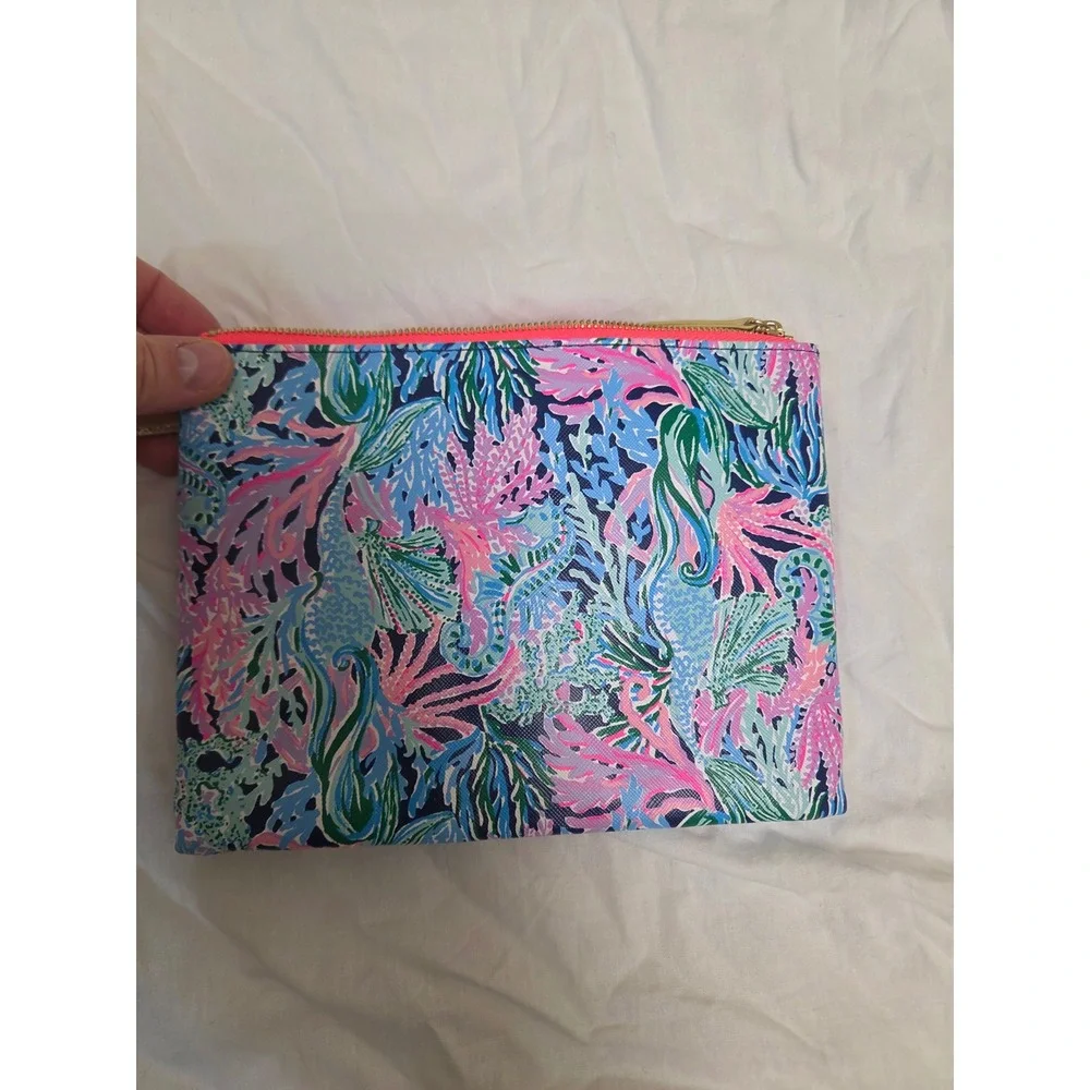 Lilly Pulitzer Seahorse Coral Print Zip Pouch Wristlet Blue Pink Gold‎